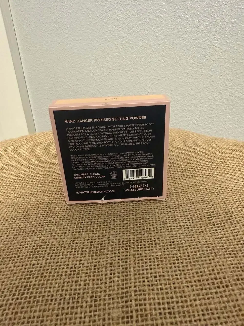 What's Up Beauty Wind Dancer Pressed Setting Powder in shade Light